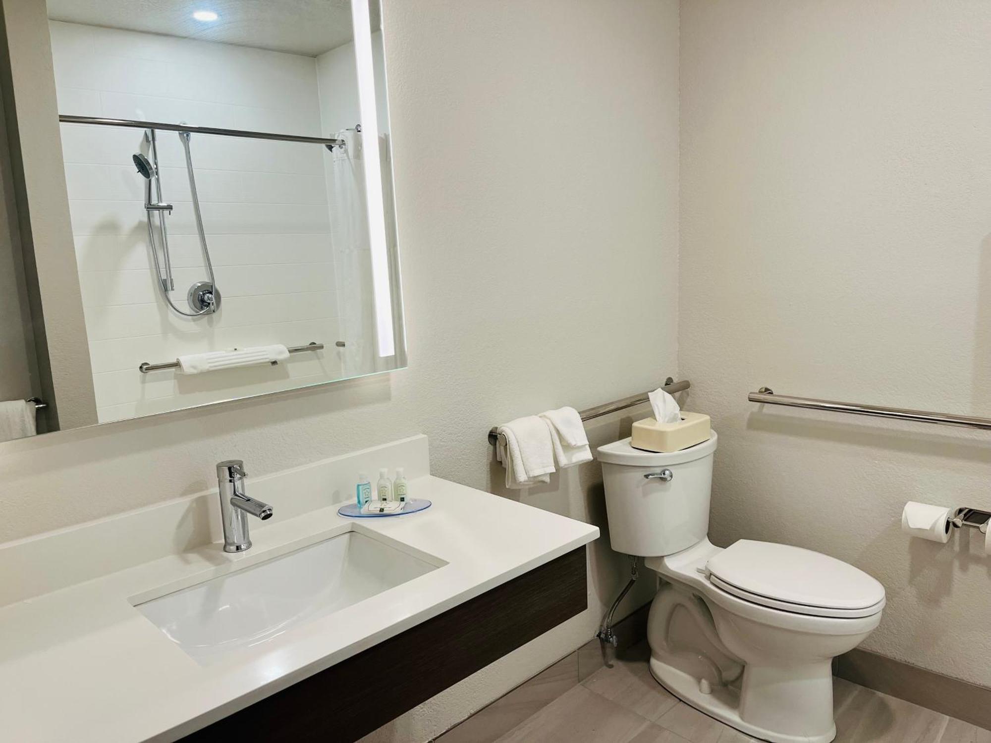 Quality Inn Кодиак Екстериор снимка