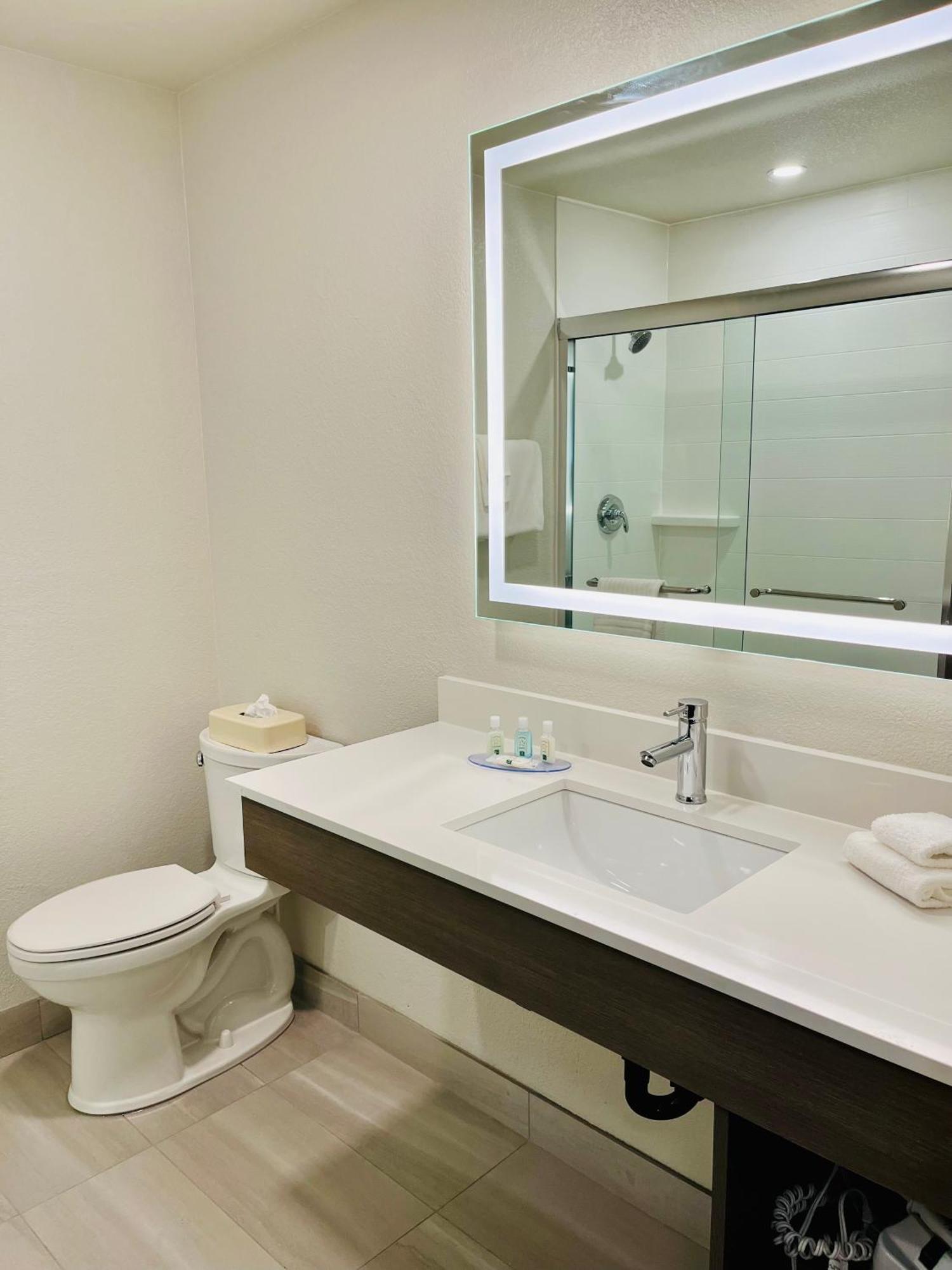 Quality Inn Кодиак Екстериор снимка